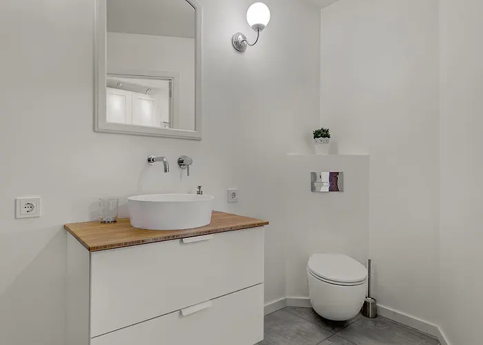 Five Star Downtown *